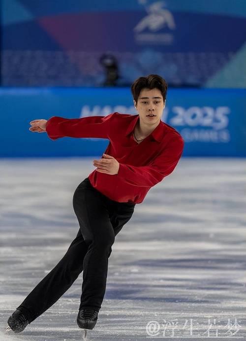 花滑世锦赛落幕 中国选手戴大卫成功拿下冬奥入场券 花滑世锦赛落幕 中国选手戴大卫成功拿下冬奥入场券