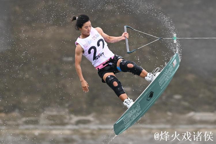 成都世运会:沐雨绽放 开幕式点火手徐露摘金 成都世运会:沐雨绽放 开幕式点火手徐露摘金